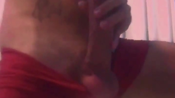 Macho pirocudo exibindo o pauzão online