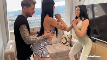 Personal trainer particular fodendo com um casal de lésbicas morenas deliciosas e bem safadas