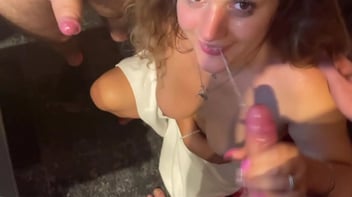 Cuckold tarado levou colega do trabalho pra comer sua mulher dentro de casa