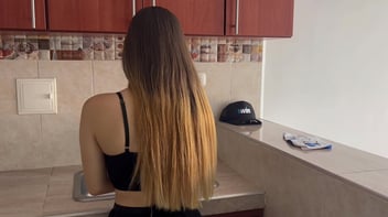 Empregada gostosa de bunda apertada carnuda delirando na foda anal amadora