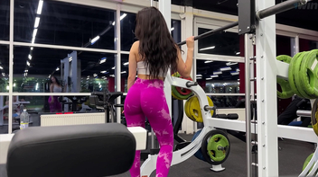 Boquete perfeito da gata sexy de bundão com boas galopadas e gozadas