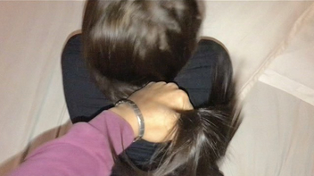 Amadora de calcinha rosa gemendo alto com prazer na pica dura do macho