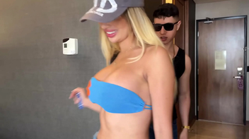 Atriz porno bem gostosa safada chamando fã para te foder