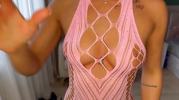 Bucetuda essa gostosa se exibe trocando de lingerie