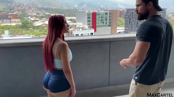 Ruiva essa puta delícia fode com seu personal trainer te comendo fortemente