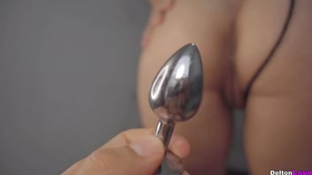 Sexo gostoso com a bucetuda deliciosa no video adulto tomando pirocada sem dó